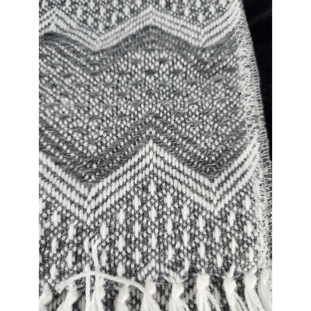 Figueroa genuine alpaca‎ scarf with tassels gray & white